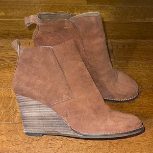 Lucky brand booties - gently used- 7.5
